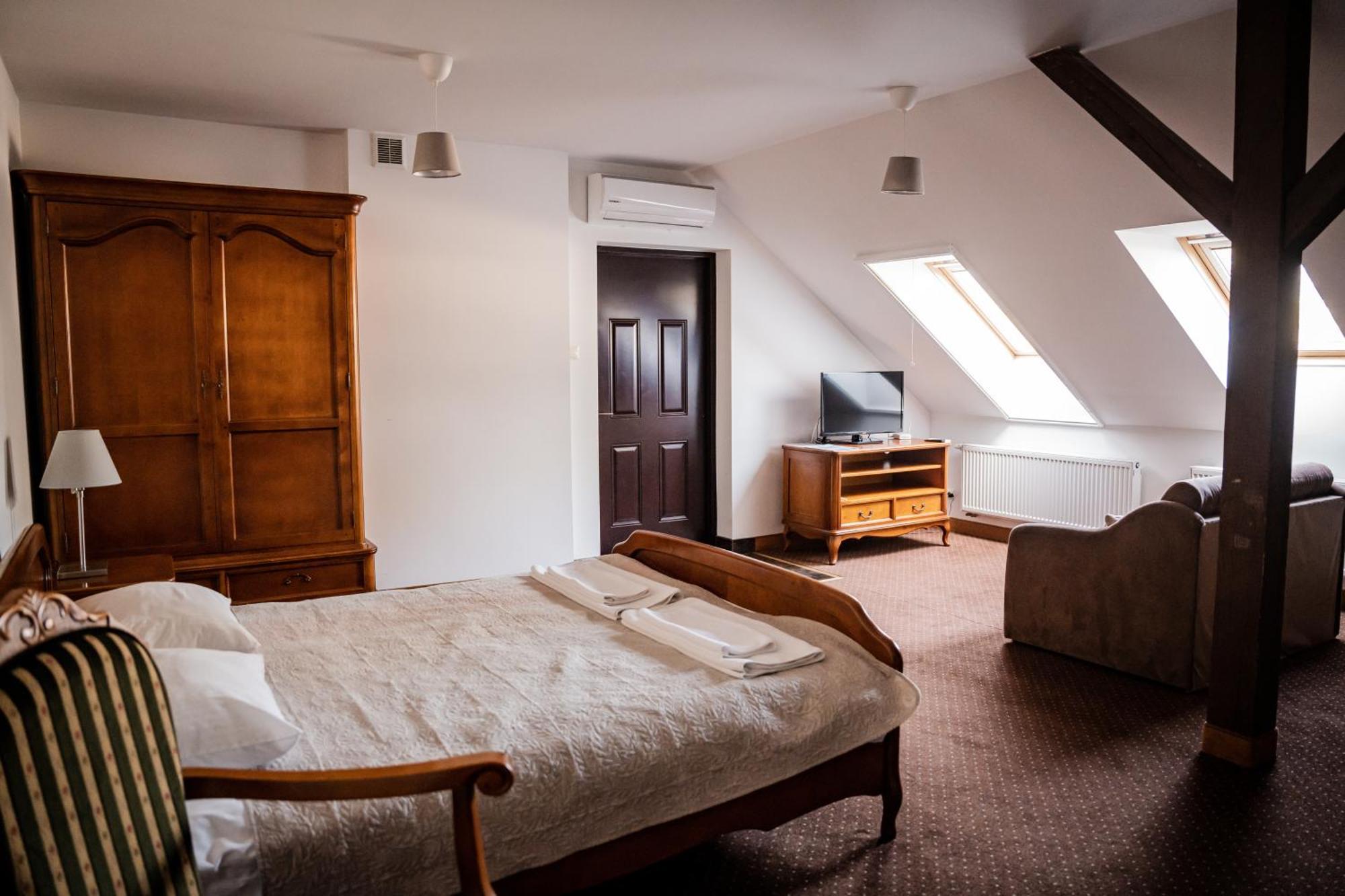 Hotel Przy Dworze Leśna Podlaska Dış mekan fotoğraf