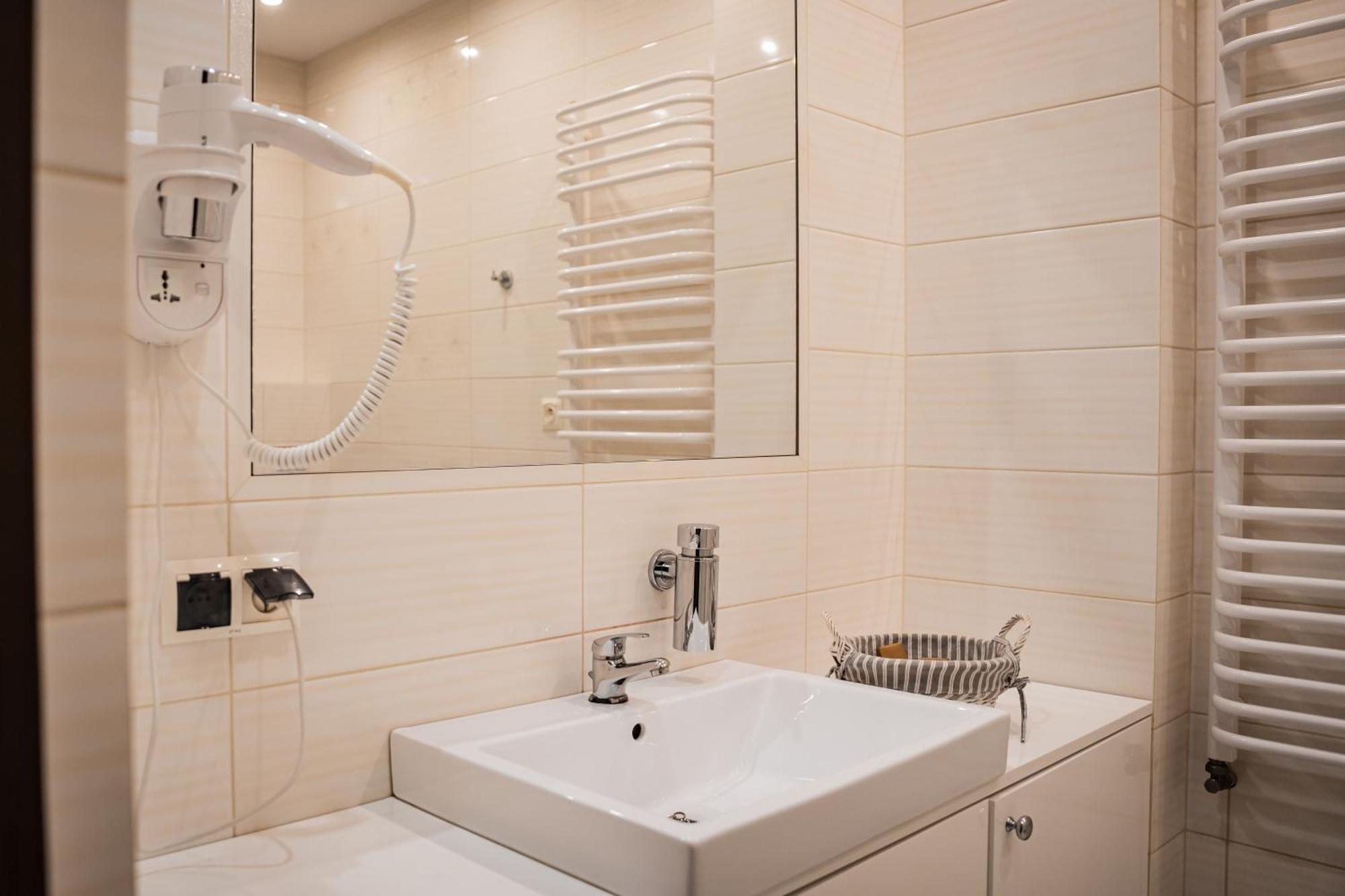 Hotel Przy Dworze Leśna Podlaska Dış mekan fotoğraf