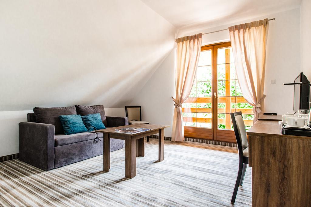 Hotel Przy Dworze Leśna Podlaska Oda fotoğraf
