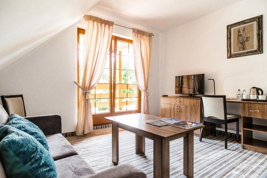 Hotel Przy Dworze Leśna Podlaska Oda fotoğraf